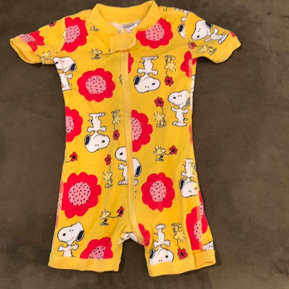 Hanna Andersson Peanuts shortie sleeper